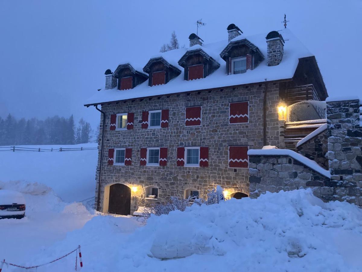 Renoviertes Apartment Mit Terrasse An Der Piste Mit Kostenlosen Wifi Carezza al Lago Exterior photo