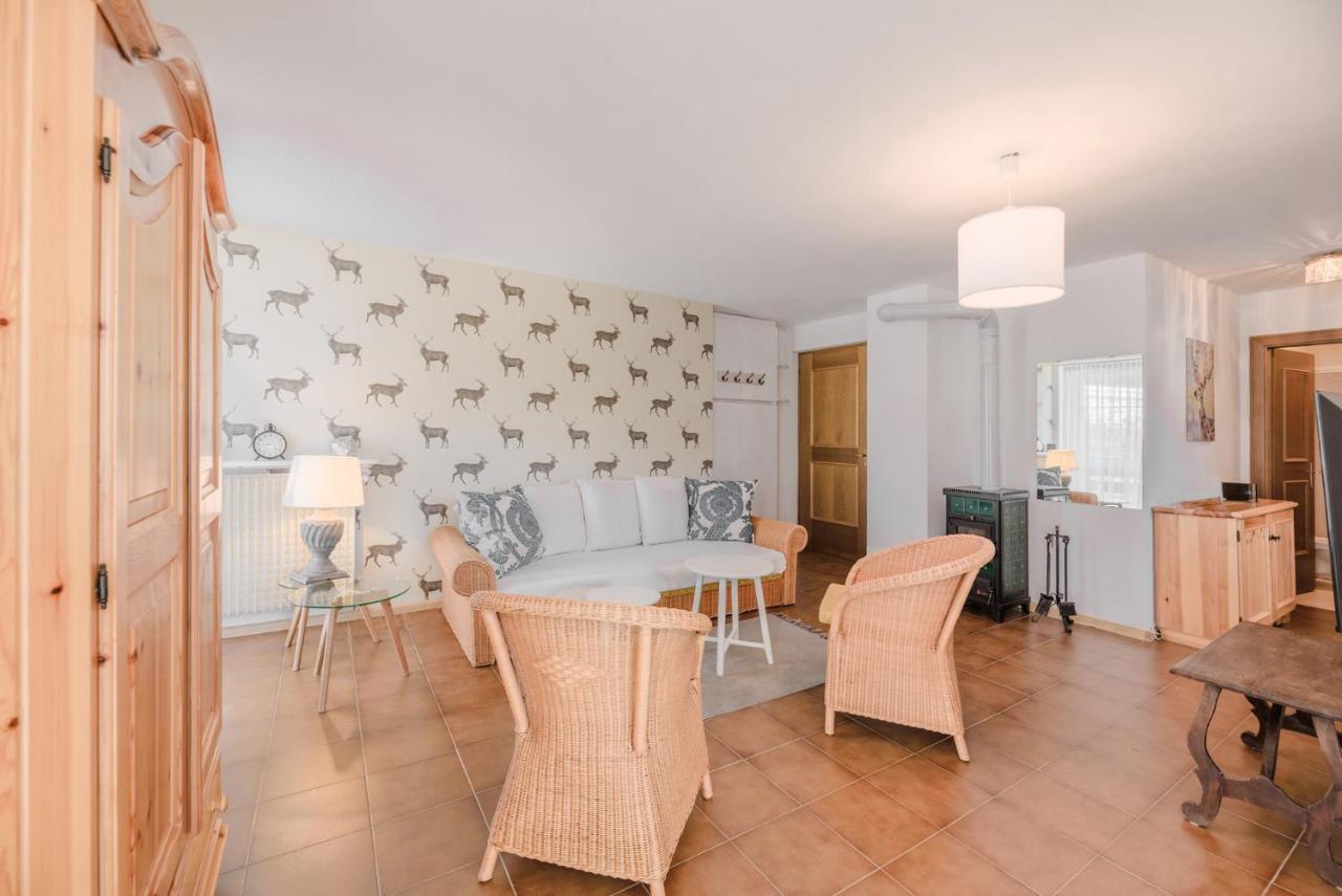 Renoviertes Apartment Mit Terrasse An Der Piste Mit Kostenlosen Wifi Carezza al Lago Exterior photo