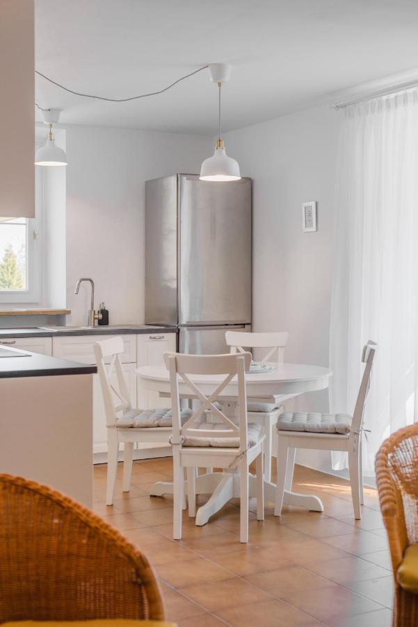 Renoviertes Apartment Mit Terrasse An Der Piste Mit Kostenlosen Wifi Carezza al Lago Exterior photo